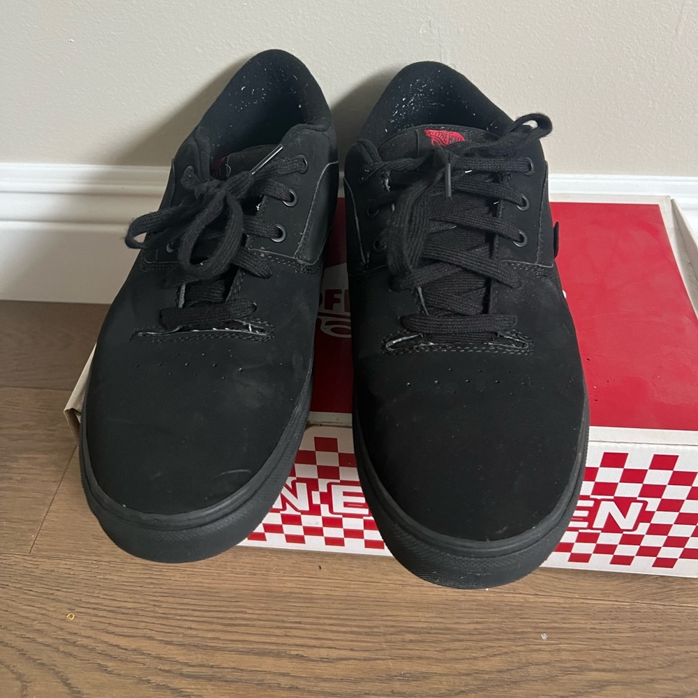 Men’s Vans size 10